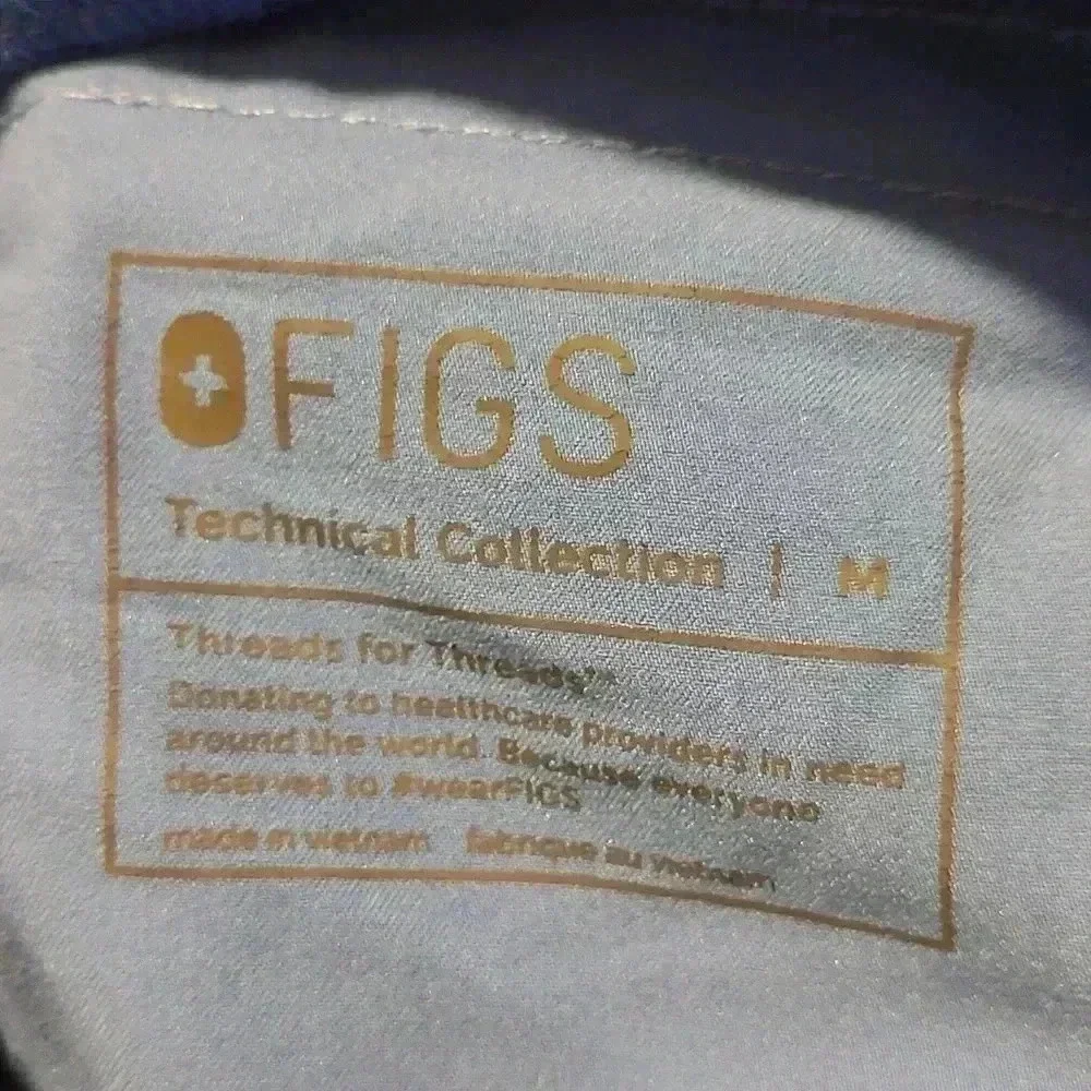 Figs men's Axim Cargo Scrub Pants™